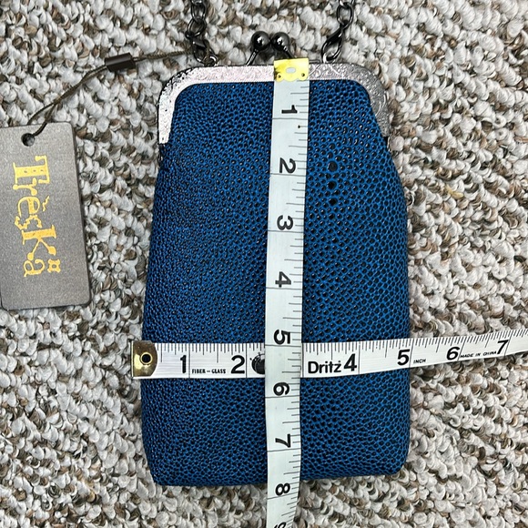 TRESKA KISS LOCK CROSSBODY TEXTURED BAG CHAIN BLUE BLACK - Picture 12 of 14